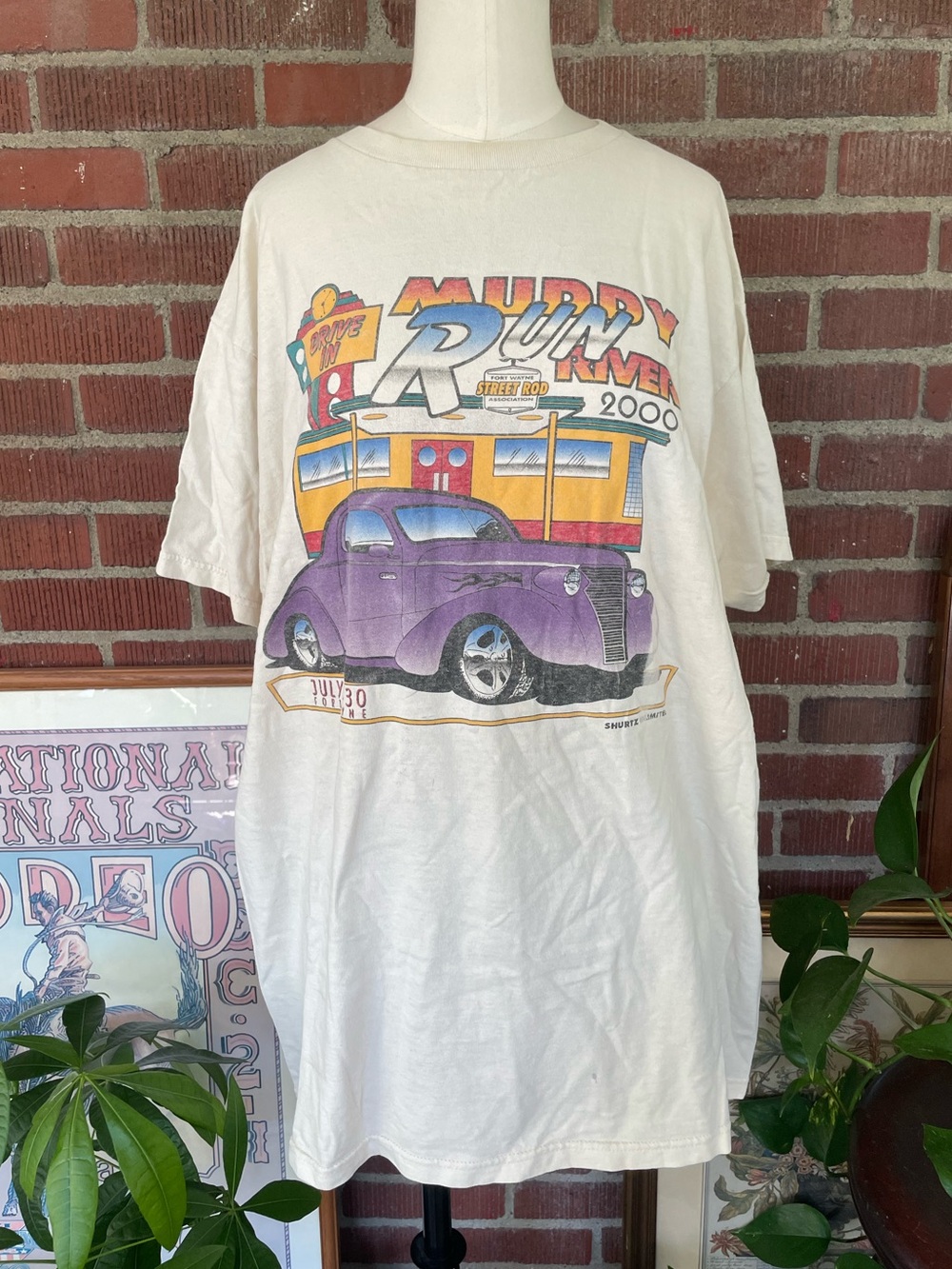 Fruit of the Loom 2000 Muddy Run River Cream Tee with Car Graphic - Picture 2 of 4